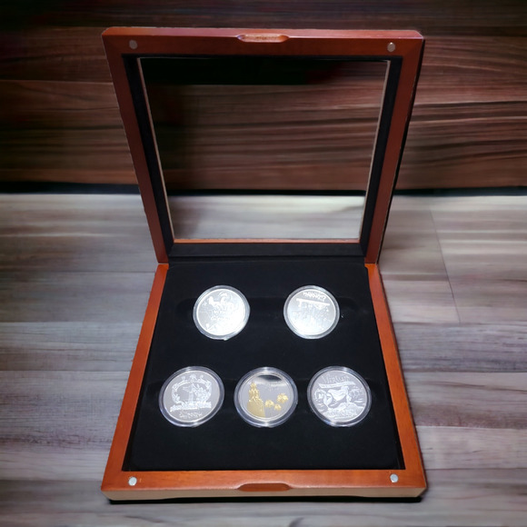 1st Disneyland Annual Passholder Commemorative Collection Silver Medallions 2010 - Picture 1 of 10